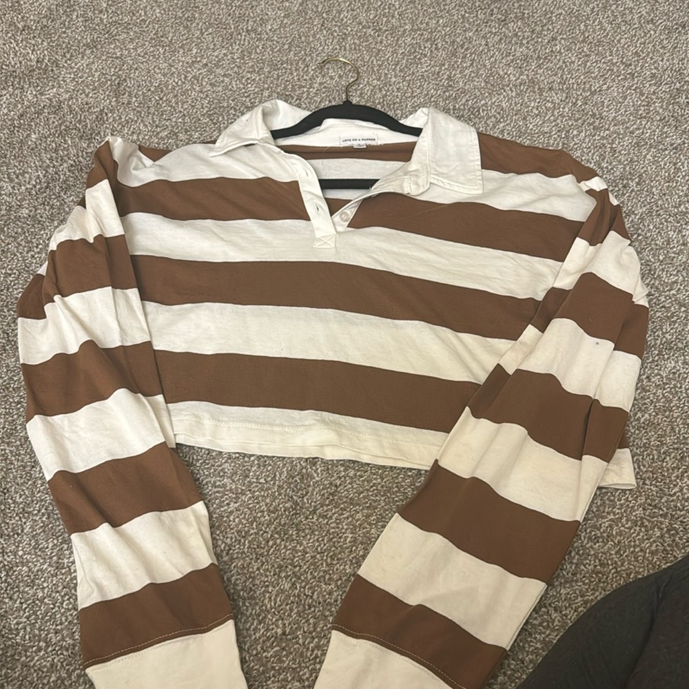 Love on A hanger long sleeve crop top